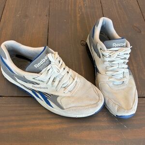 Reebok Classic Sneakers - White‎ and Blue